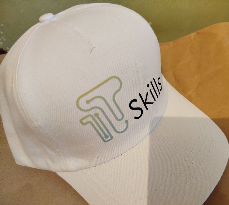 Новые кепки бейсболки