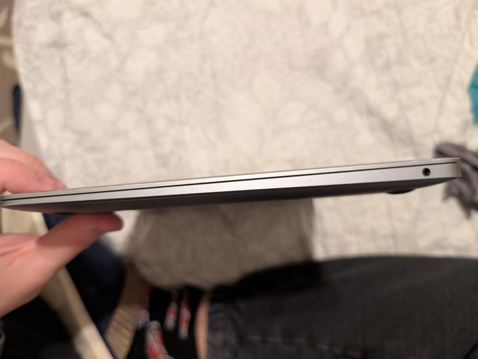 MacBook Air M1, 256GB, 8GB ram ,silver, 13"