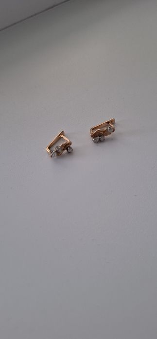 Продам золотые серёжки