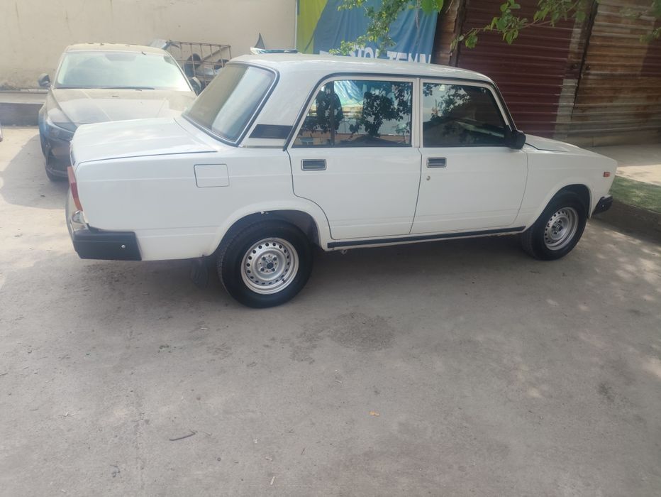 Vaz 2107 yil 2008  srochna sotiladi