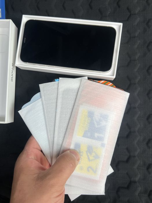 Айфон 12 срочно продам, состояние идеальное