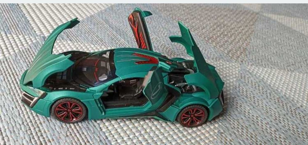 Метални колички мащаб 1:24