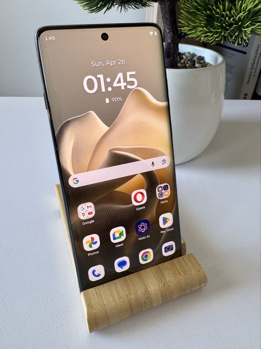 Motorola Edge 60 Pro & Samsung Galaxy Fit 3