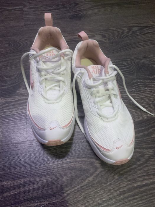 Маратонки NIKE дамски