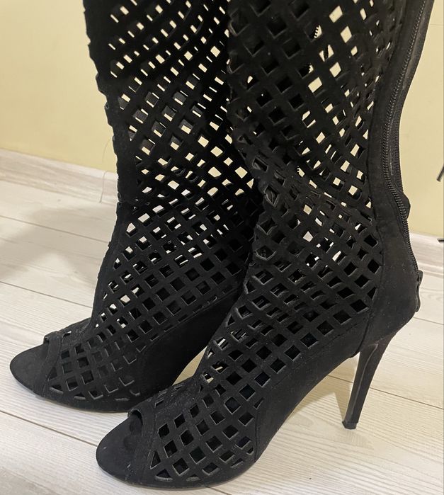 черни токчета ботуш