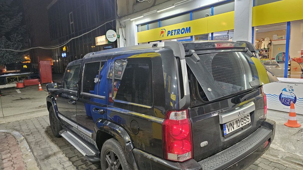 Vând Jeep Commander 3.0 D V6 218 hp