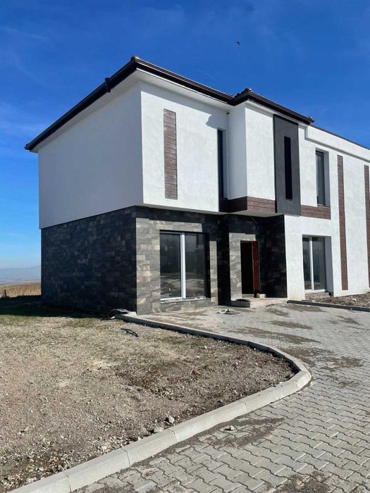 Продава     КЪЩА