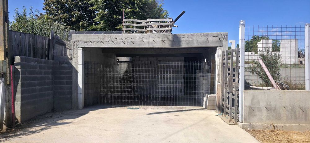 Pamant si casa de vanzare