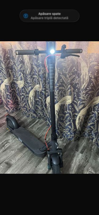 Vând trotinetă electrica Xiaomi în stare perfecă de funcționare. Cumpărată de trei săptămâni . Garanție doi ani