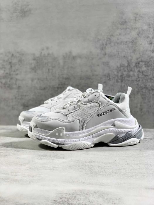 Adidasi Balenciaga Triple S Calitate Premium
