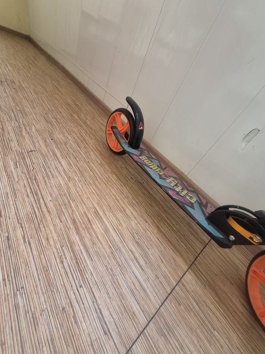 Самокат новый продам