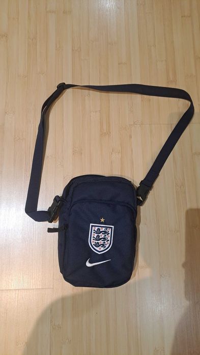 Мъжка чантичка на England