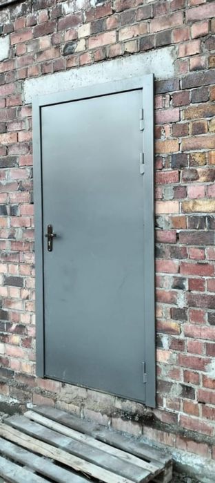 Изготовление металлических дверей, тамбур ,ворота, заборы, ограждения