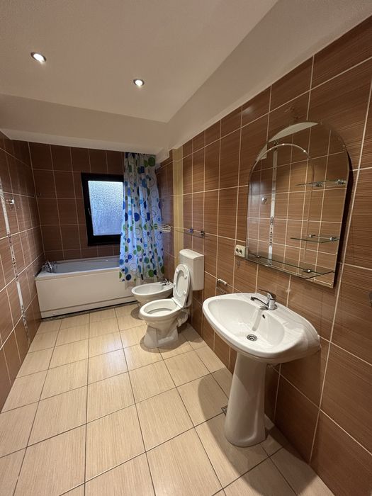 Inchiriez vila in oras zona de nord a Bacaului