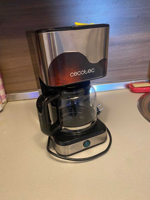Cecotec Coffee 66 Heat 950W – Кафе машина с голяма кана 1.5L