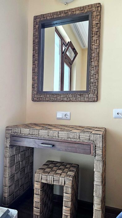 4 различни сета тоалетка с огледало – естествен ратан