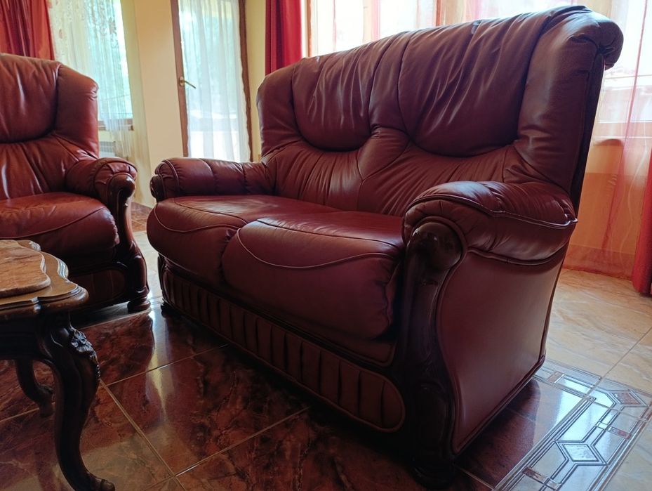 Намалена холна гарнитура естествена кожа диван 2ка и 3ка топ състояние