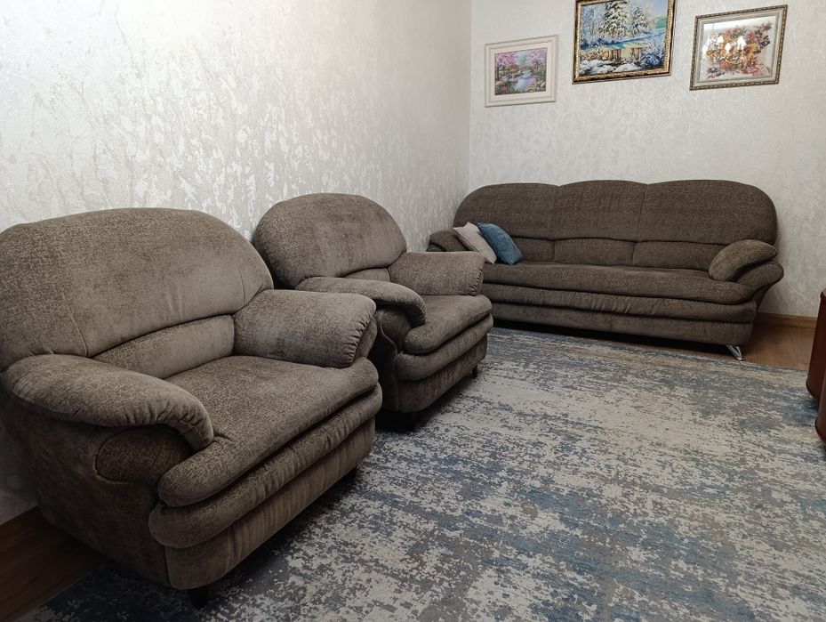 Диван и два кресла