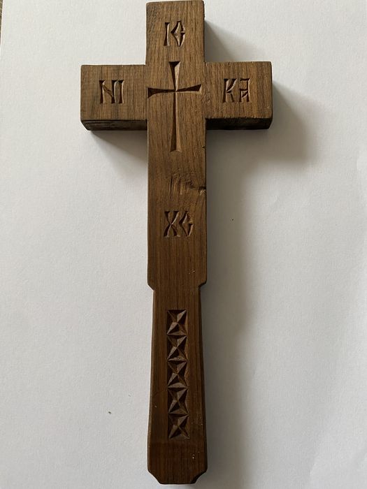 Cruce sculptata manual