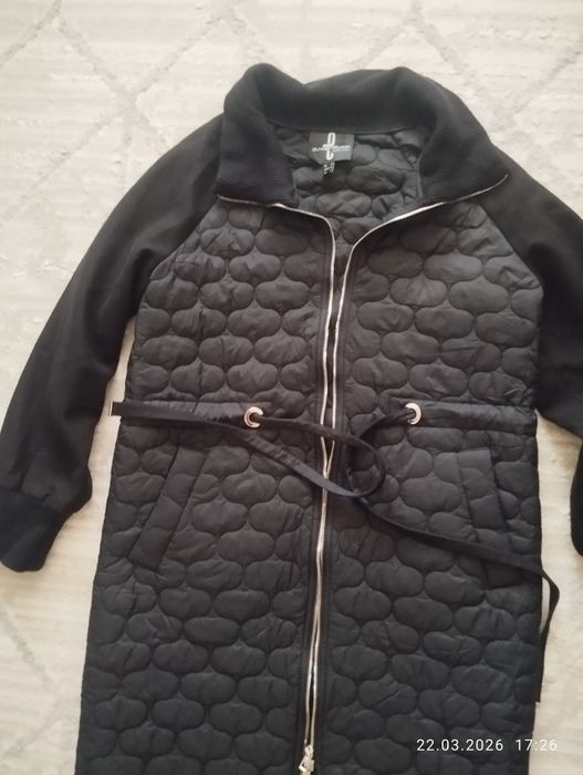 Продам пальто демисезонные 7000