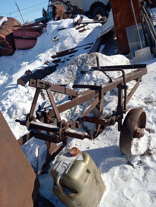 Плуг 3х корпусный без одного лемеха