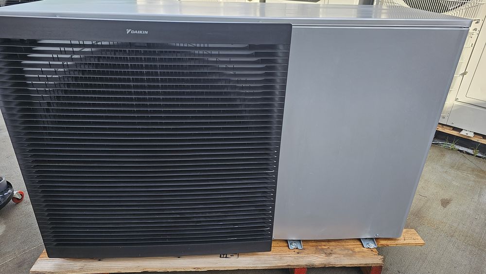 Нова термопомпа Daikin Altherma  16kw EDLA16 трифазна
