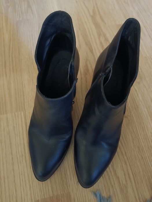 Продаю Ботиночки, сапоги осенние,