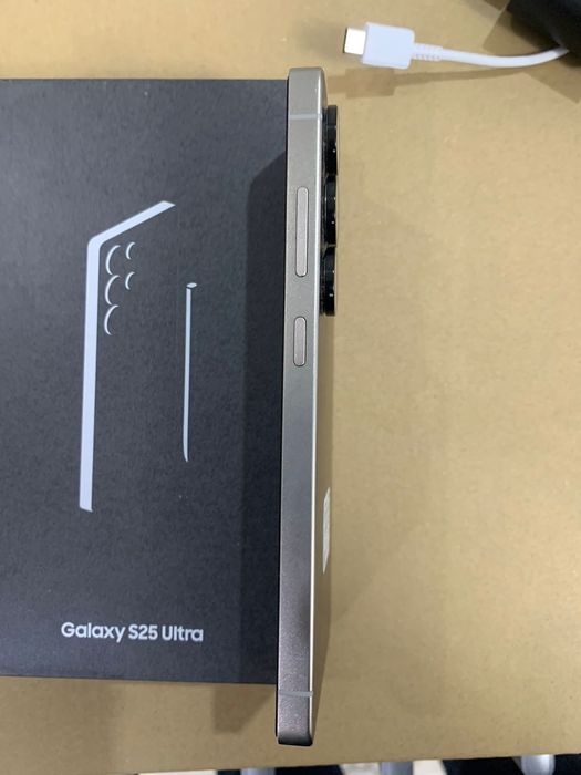 Продам самсунгs25ultra