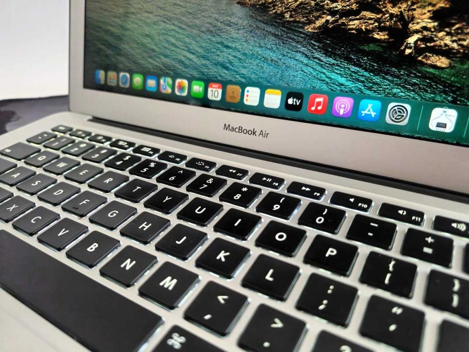 MacBook Air 13” 2017 – 150 cicluri, impecabil! Subțire, Fiabil,