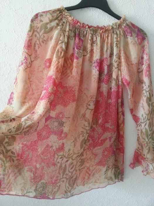 Черен к-кт: пола и блуза;Блузи:бяла дантелена и червена- "прилеп"...