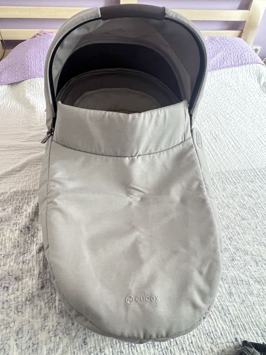Cybex Cot s Lux - в перфекто състояние 250лв.Коша е ползван 3 месеца.