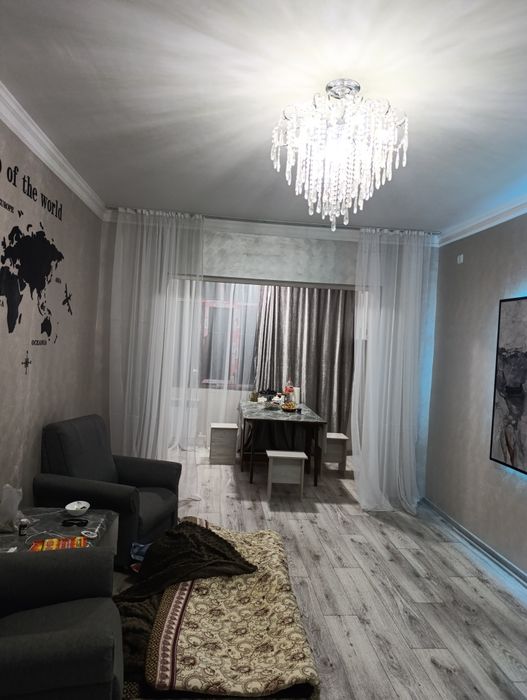 Продаётся пятикомнатная квартира в центре Термеза