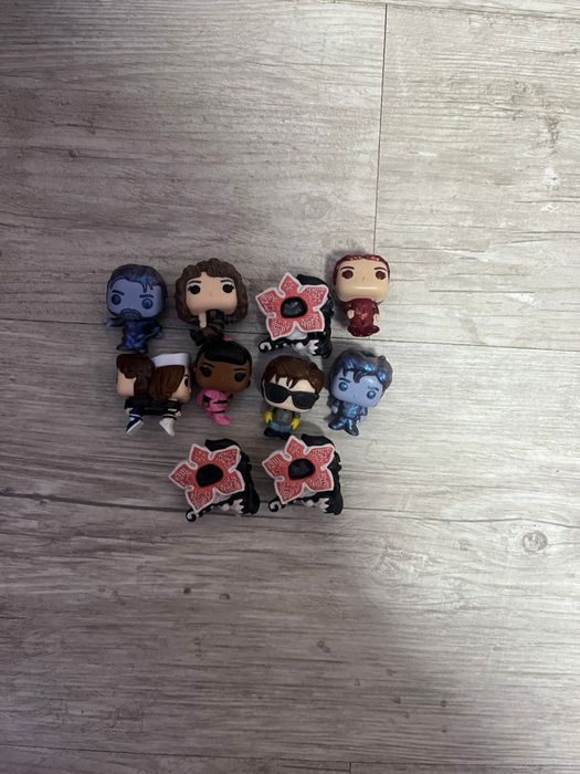 Игрушки с очень странных дел