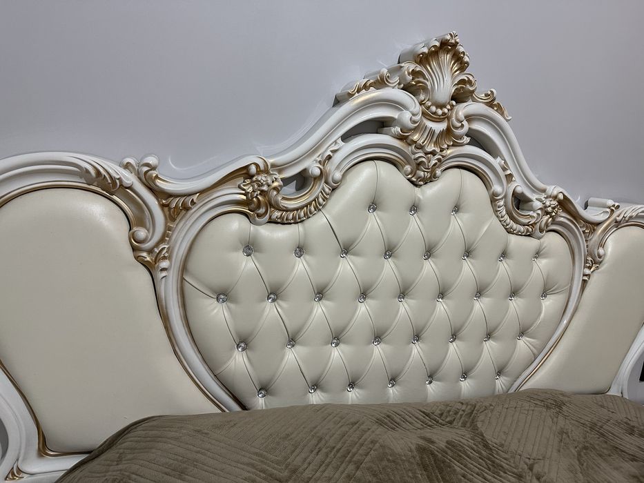 Продам спальный гарнитур