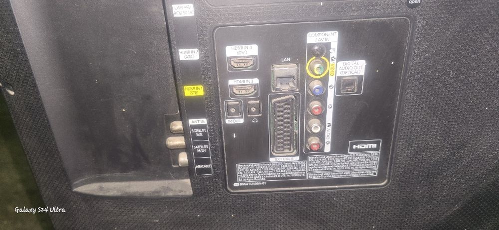 Срочно продам телевизор самсунг 48"