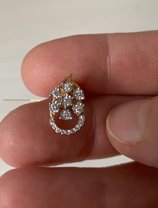 Набор из желтого золота 18 К с бриллиантами: Серьги и кулон