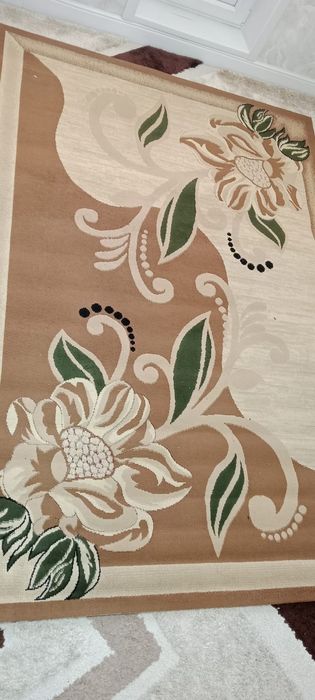 Продам ковёр 2*3.