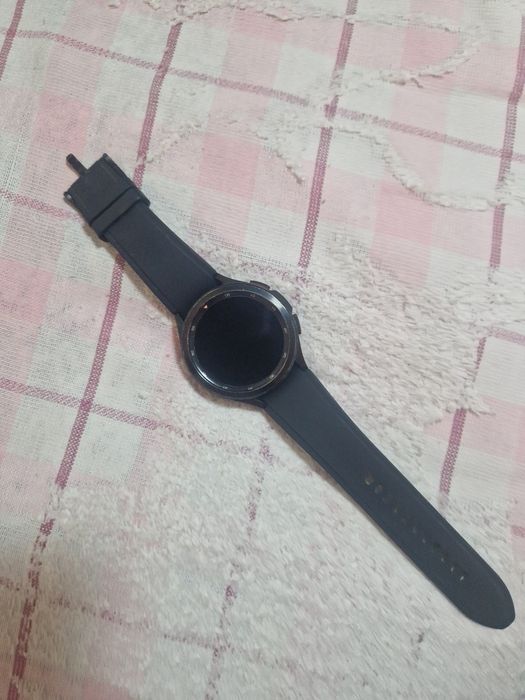 Смарт-часы Samsung Galaxy Watch 4 Classic