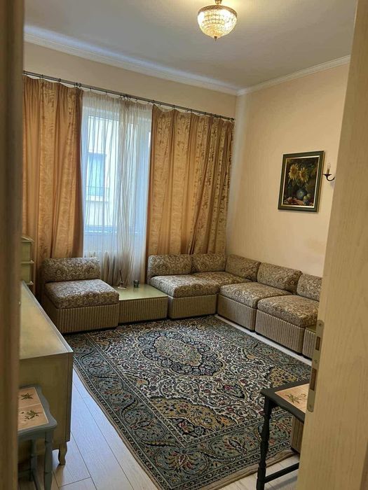 Дава се под наем Тристаен апартамент в София, Център - 130 кв.м за 1295.4 € - Снимка #1