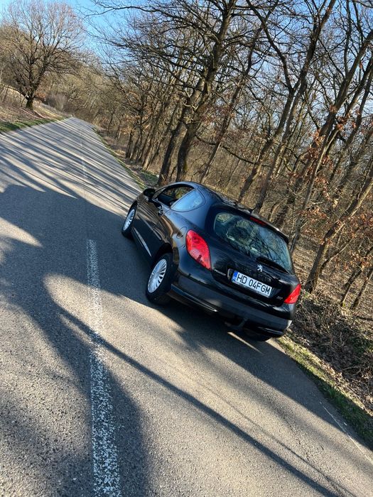 Vând Peugeot 207