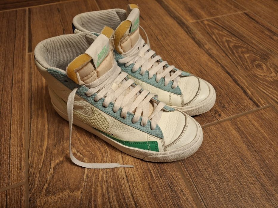 Vând blazzer Nike mărimea 38
