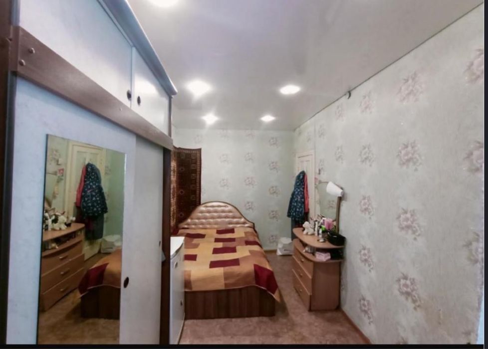 Продам 3-х комнатную на проспекте. Торг !!!