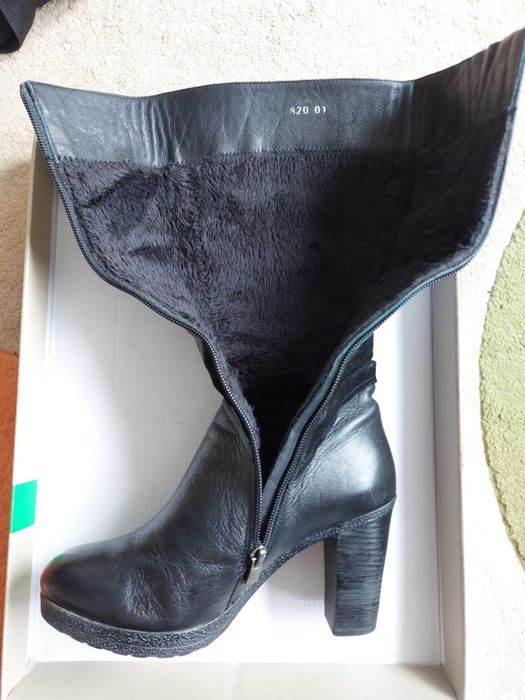 Дамски кожени ботуши