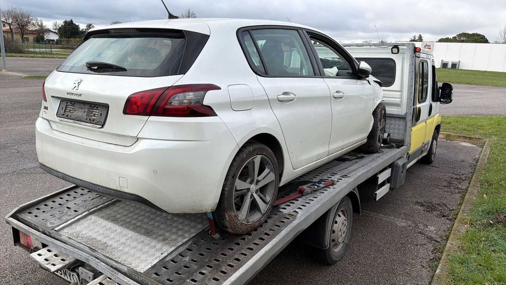 Dezmembrez Peugeot 308 1.5 HDI 130 CP cutie de viteze automata 2018