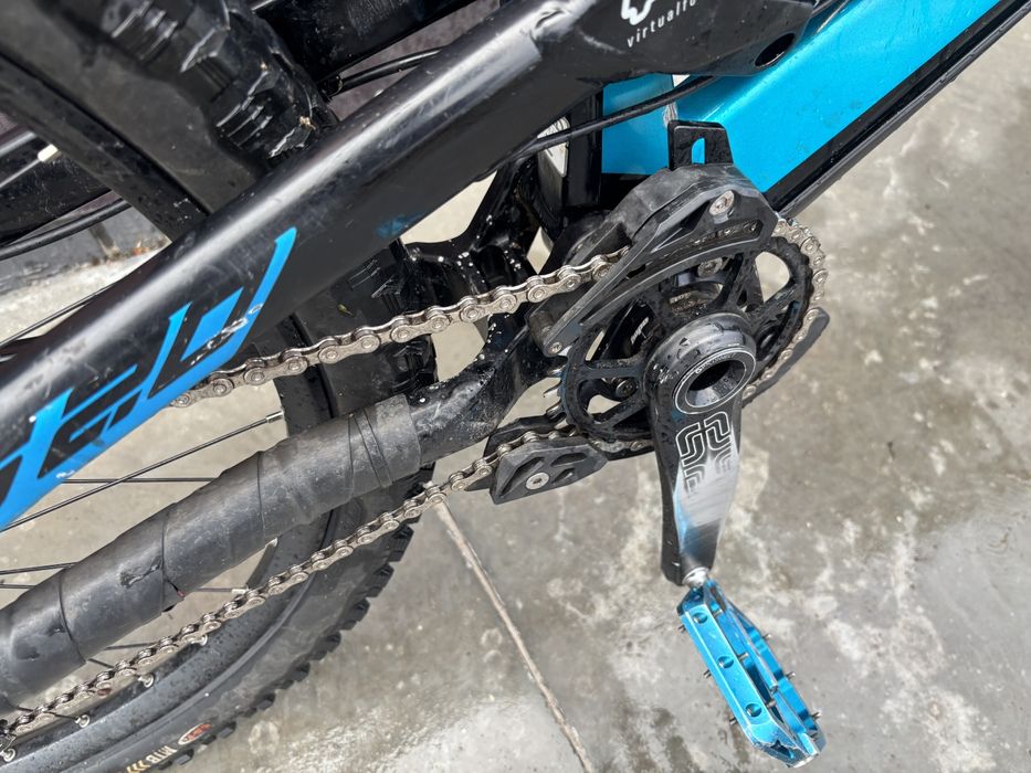 Dh bike Yt tues pro 2.0 къстъм