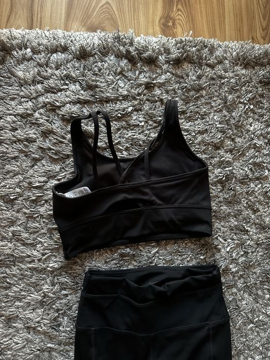 vand bustiera Adidas