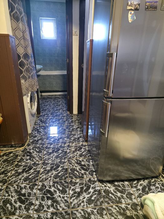 Închiriez apartament 2 camere decomandat