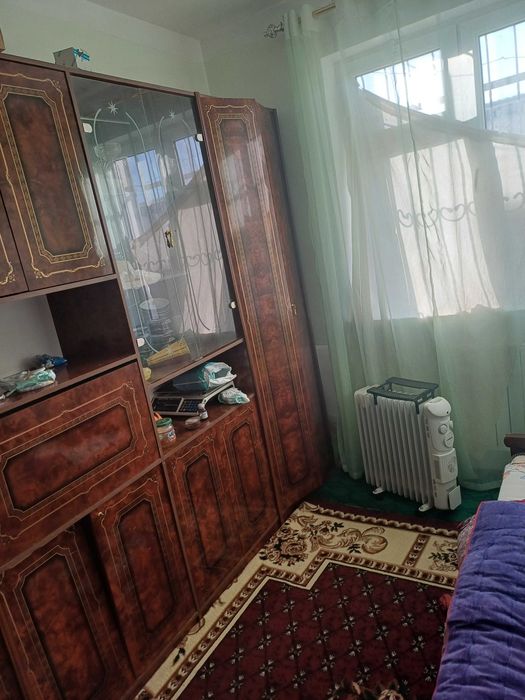 Шофирконда 3 хоналик квартира сотилади.