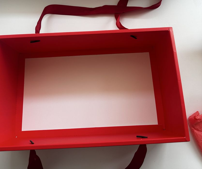 Подарочная коробка в форме бантика