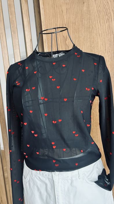 Bluza Stradivarius + fusta denim L.C. Waikiki, ambele impecabile.